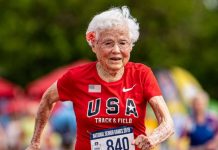 Idosa de 103 anos, corredora tem recorde e recebe medalha de ouro