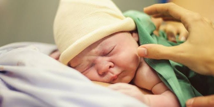 Conheça algumas regras de etiqueta antes de visitar um recém-nascido