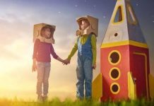 Ideias divertidas de brinquedos de papelão que você mesma pode fazer