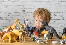 Crianças fascinadas por dinossauros são mais inteligentes, segundo estudo
