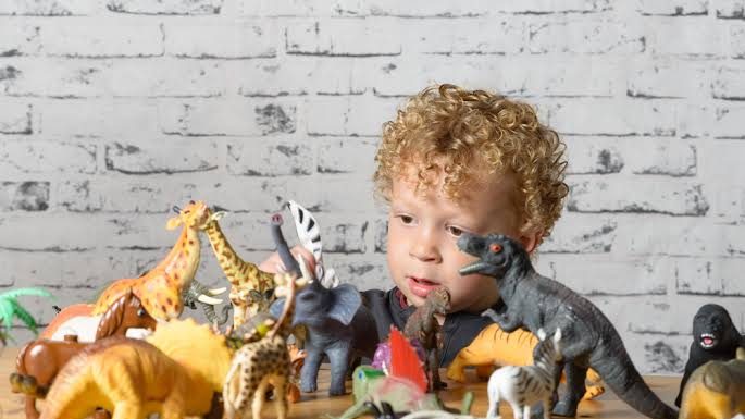 Crianças fascinadas por dinossauros são mais inteligentes, segundo estudo