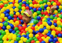 Pesquisadores descobrem enorme quantidade de micróbios e bactérias nas piscinas de bolinhas.