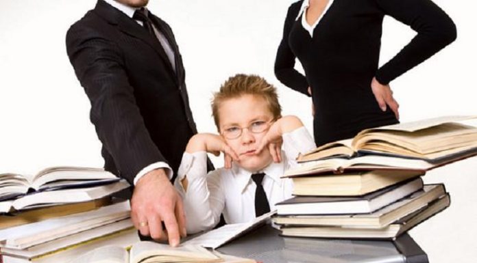 Se os pais não respeitam os professores, tampouco os filhos vão respeitar.