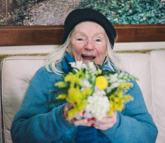 Adeus casas de repouso! A nova tendência é coabitação com amigos