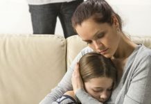 O que é superproteção?Por que ela prejudica a educação dos filhos?