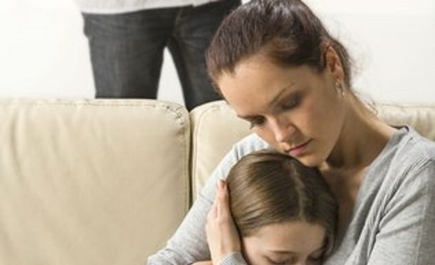 O que é superproteção?Por que ela prejudica a educação dos filhos?