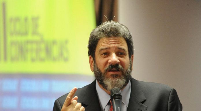 A família não pode ser uma ditadura, mas não é uma democracia.