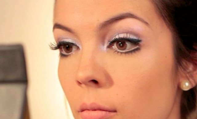 Fazer cara de paisagem nos livra de situações difíceis.