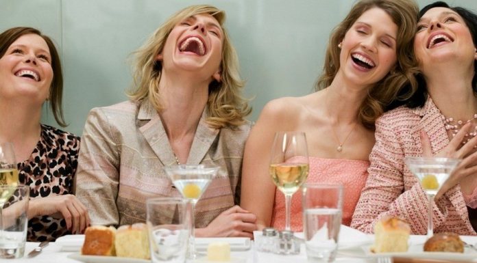 2 coisas que você precisa para ser feliz: amor e amizade