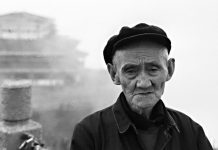 A pobreza espiritual de uma sociedade que minimiza a morte de seus idosos.