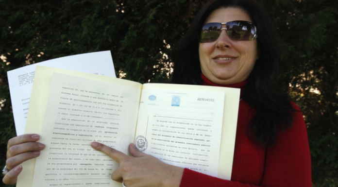 Mulher afirma ser dona do Sol e quer cobrar pelo uso.