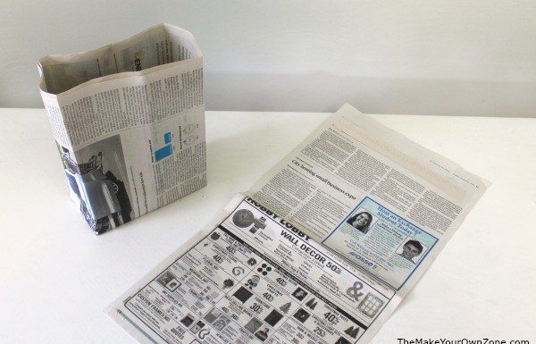 Como fazer sacos de papel para jogar o lixo e deixar as sacolas  plásticas.