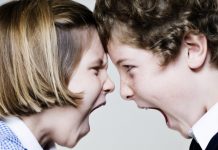 Como lidar com uma criança agressiva.