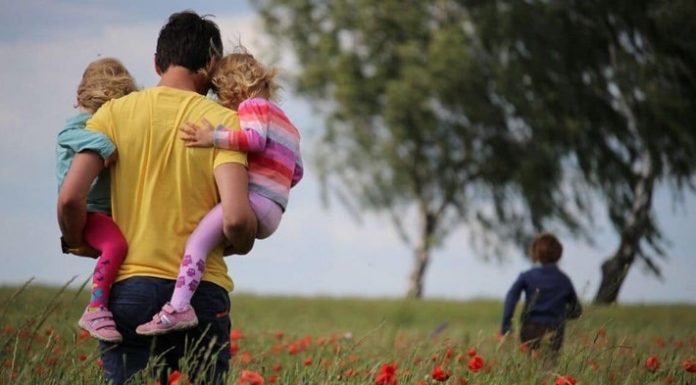 Não trabalhe tanto! Seus filhos precisam mais de você, do que do seu dinheiro!