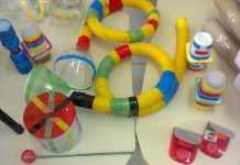 O que acha de aproveitar o isolamento para construir com as crianças instrumentos musicais com materiais recicláveis?