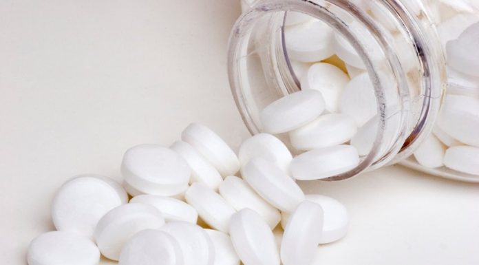 Rejuvenescimento da pele com máscara de aspirina – rápido e fácil