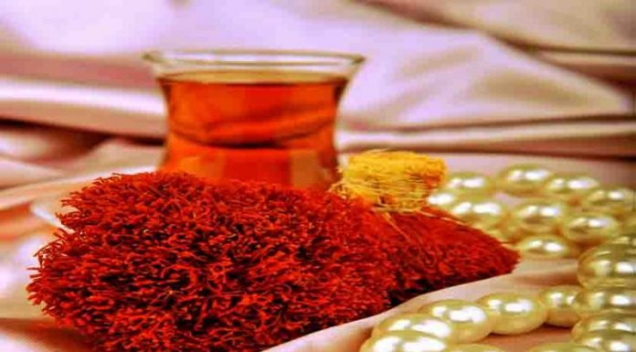 Chá de açafrão e os inúmeros benefícios para a saúde