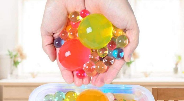 Aprenda a fazer saco sensorial do arco-íris para crianças acima de 2 anos