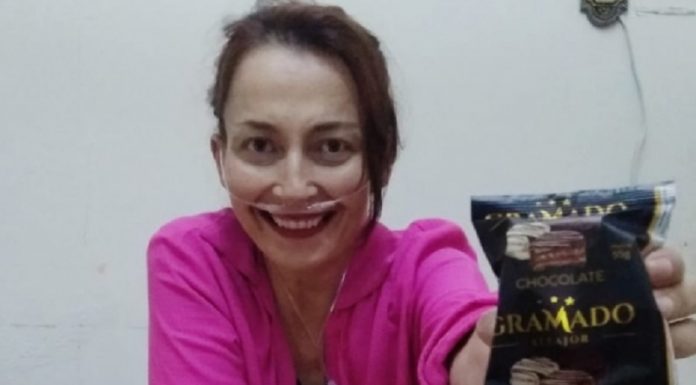 Mãe à espera de transplante de pulmões em Porto Alegre garante seu sustento com venda de alfajores