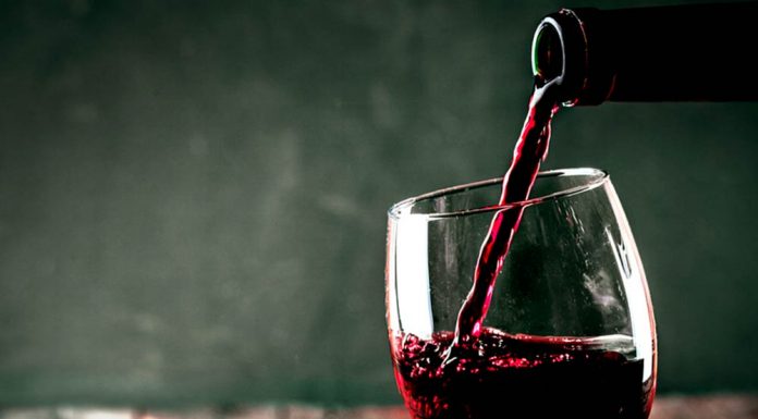 Estudos descobrem que o vinho tinto pode ajudá-lo a viver mais de 90 anos!