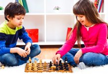 Conheça 4 benefícios dos jogos de tabuleiro para crianças