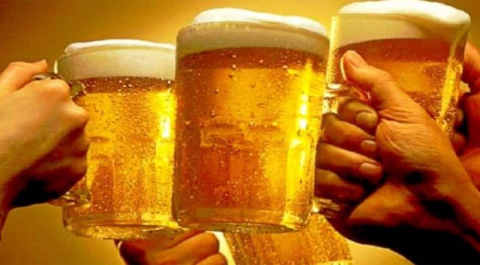 Beber cerveja e café, aumenta suas chances de passar dos 90 anos.