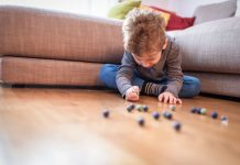 7 brincadeiras antigas para se divertir com as crianças.