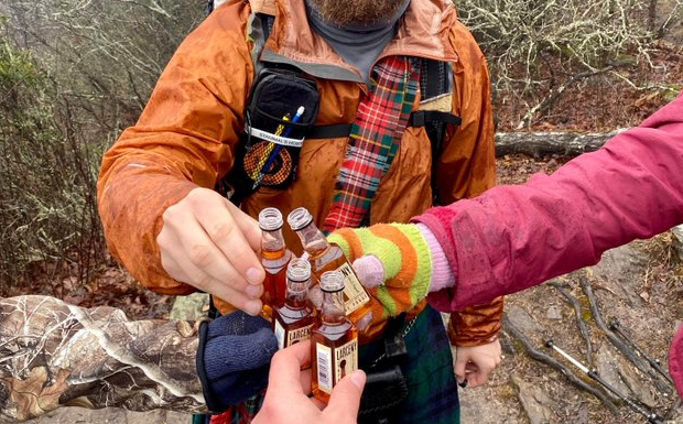 Teste: diga-me quantas mãos existem na imagem e eu direi se você é bom em observar.