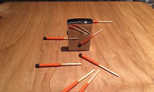 Responda corretamente: Quantos palitos de fósforo tem na foto?