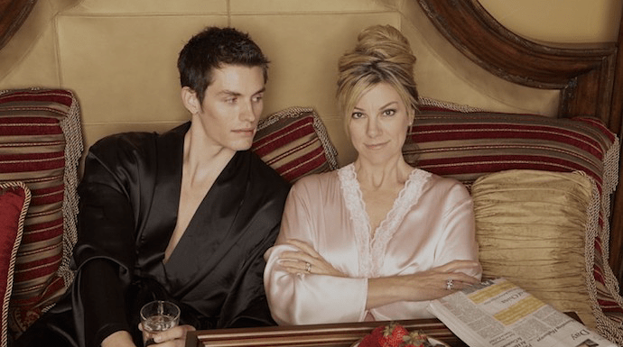 Psicologia explica as razões para homens mais jovens preferirem mulheres mais velhas