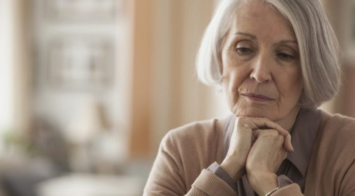 Número alarmante de idosos passam a semana toda sem falar com ninguém