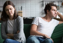 Sentindo-se sozinho em seu relacionamento? solidão e distância emocional existe