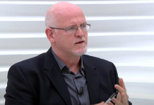 “Filhos vêm com manual, sim. Mas para ler é preciso olhar nos olhos deles” – por Daniel Becker