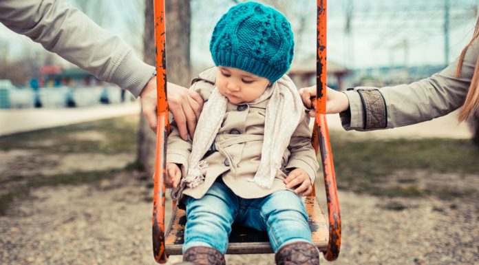 O “preço oculto” que uma criança pode pagar após o divórcio de seus pais