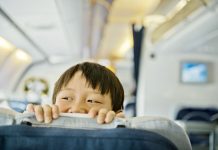 Os tipos comuns de mentiras que as crianças contam e por que elas fazem isso