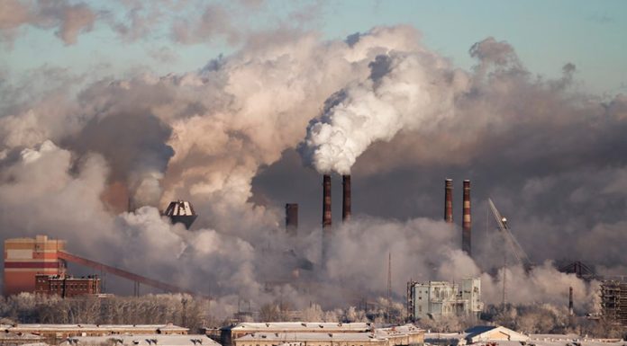 Poluição do ar pode causar câncer de pulmão mesmo em pessoas que nunca fumaram