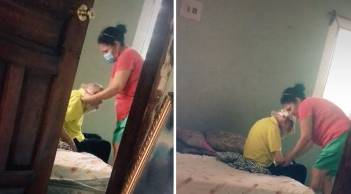 Mulher cuida do ex-sogro apesar de ter sido abandonada pelo marido. Dá banho e troca com dedicação