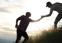 Coloque pessoas em sua vida que entendam seu valor sem precisar provar