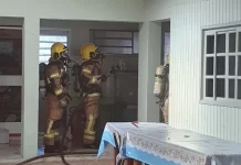 Aluna adolescente é suspeita de atear fogo em escola municipal