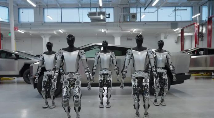 Elon Musk revela robô que vai substituir funcionários na Tesla