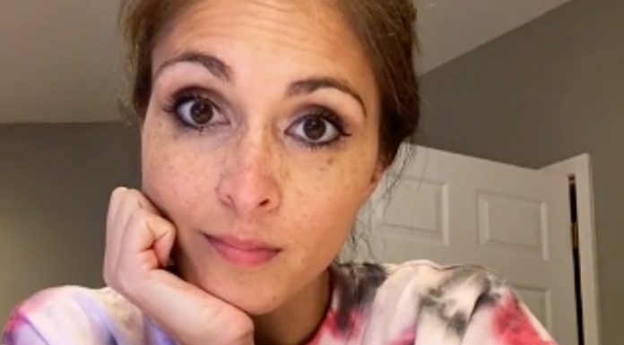 Professora revelou que por ser mãe não dá mais lição de casa: “Família vem em primeiro lugar”