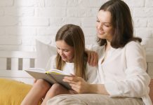 Mãe ensina maneira genial de incentivar os filhos a ler ao invés de ficar só na internet