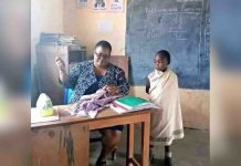 Professora costura uniforme rasgado de aluna: “professora de verdade”