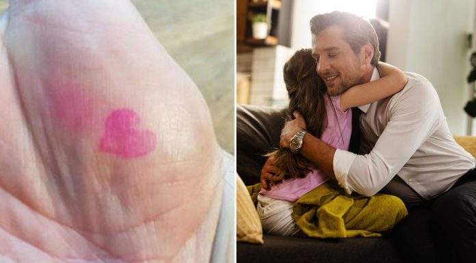 Professora cria “botão do abraço” para ajudar aluna que perdeu a mãe