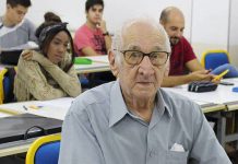 Aos 90, aposentado realiza sonho de fazer faculdade de Arquitetura