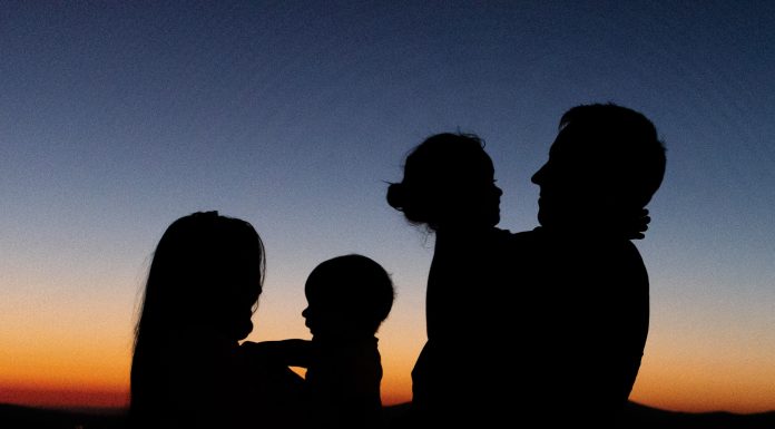 5 coisas familiares que você nunca deve contar aos outros