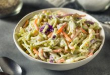 10 receitas de saladas que podem ser feitas com repolho fresco