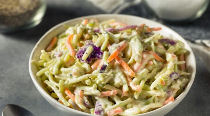 10 receitas de saladas que podem ser feitas com repolho fresco